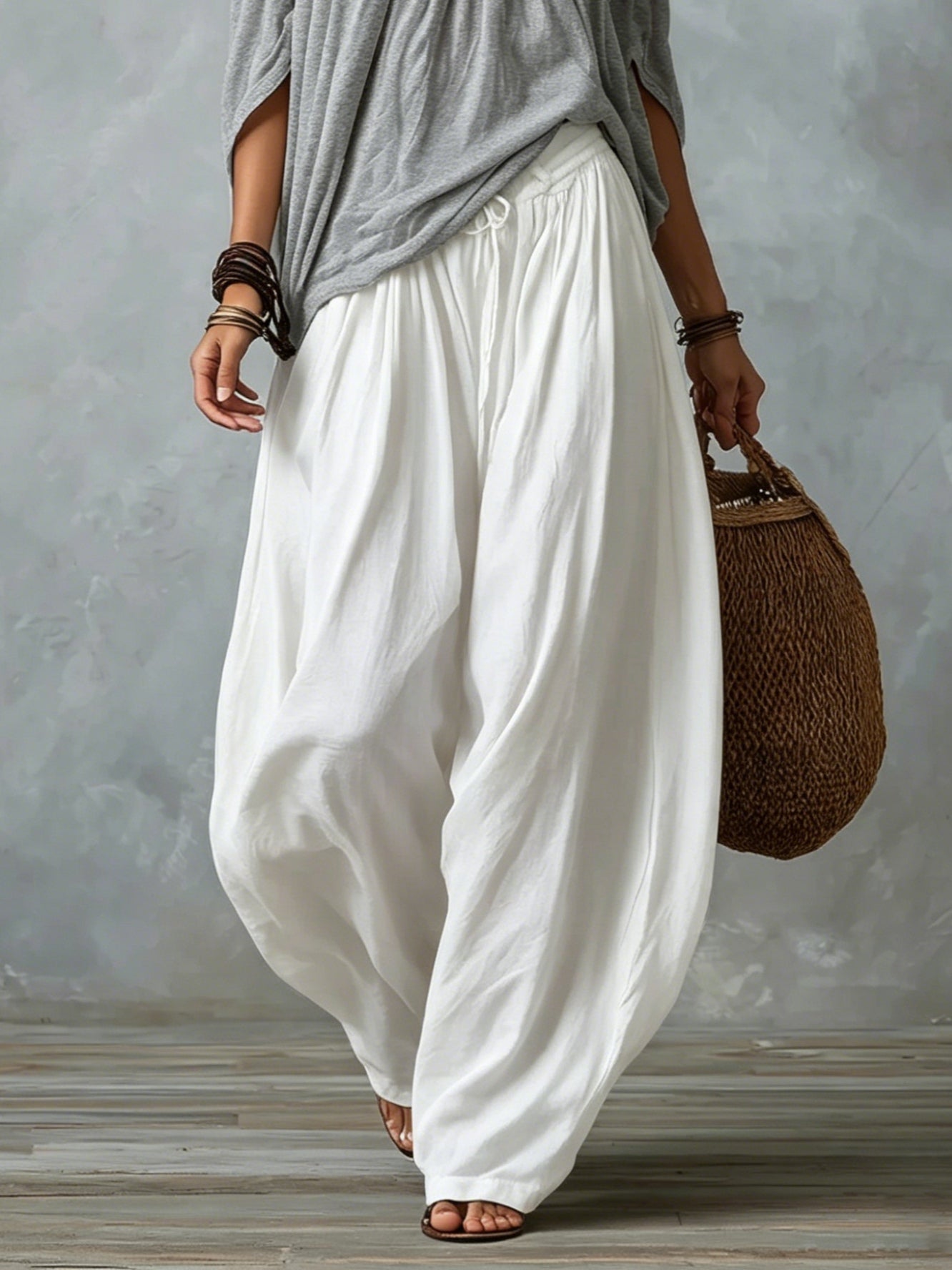 Chiara™ | Set Off-Shoulder Grigio e Pantaloni Bianchi Larghi