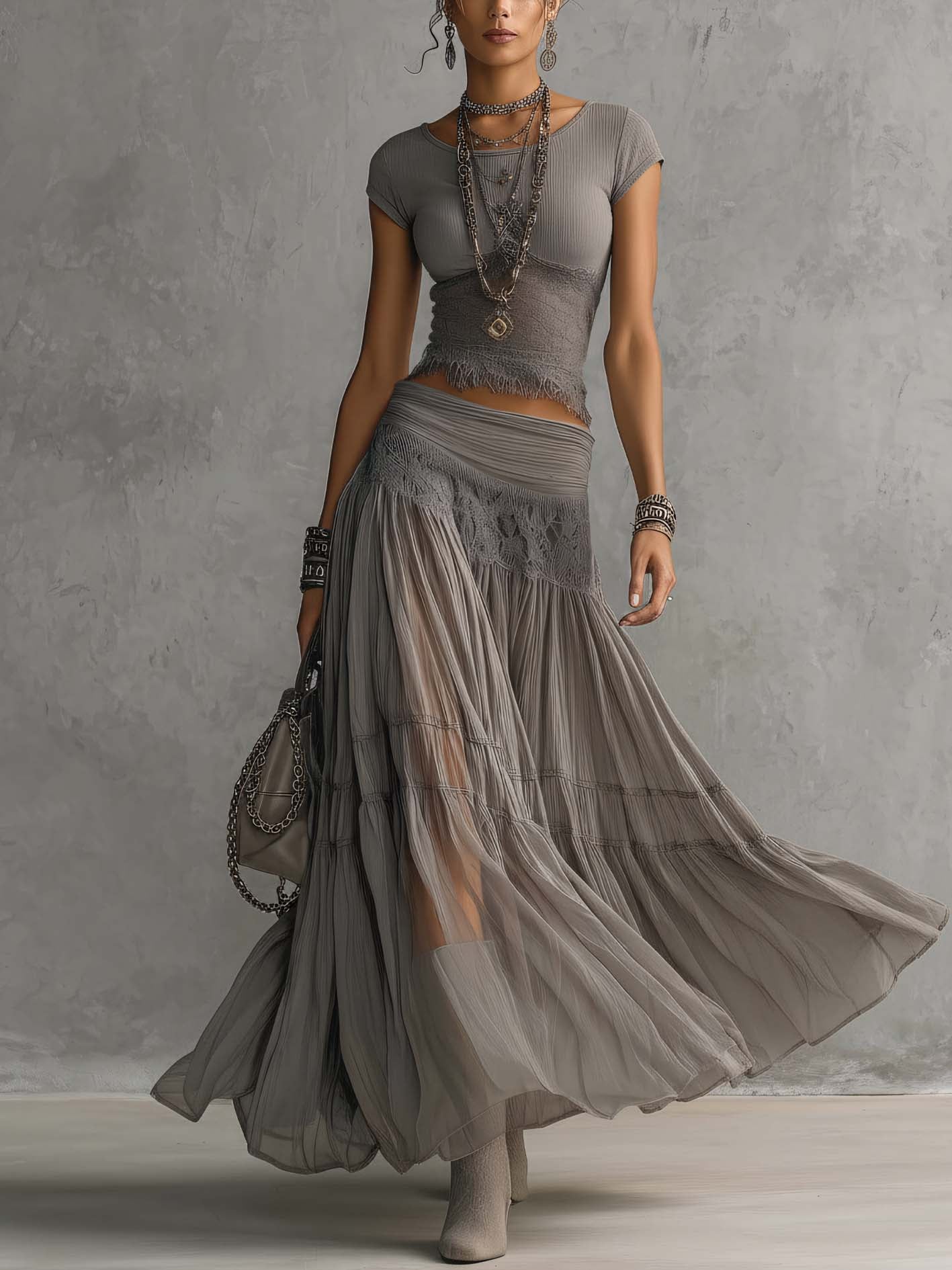 Alessia™ | Set Top in Pizzo e Gonna Maxi Plissettata