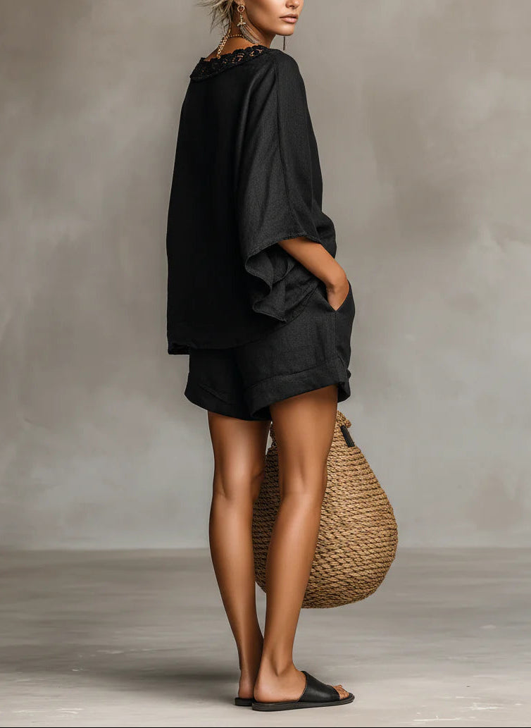 Elena™ | Set Blusa in Pizzo con Collo a Barca e Pantaloni Corti