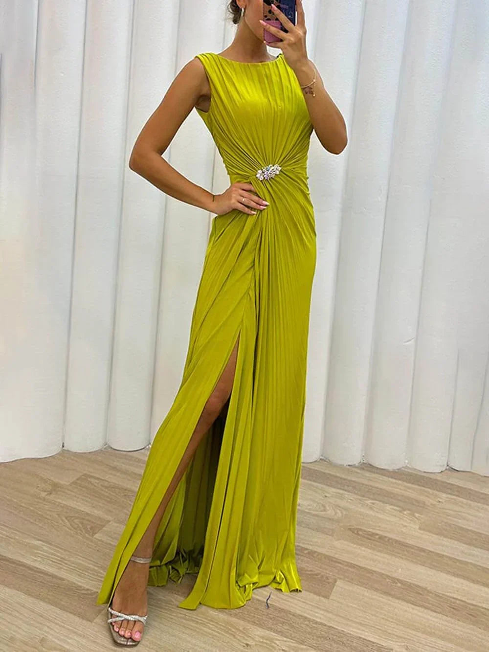 Yael™ | Abito Elegante con Collo Alto