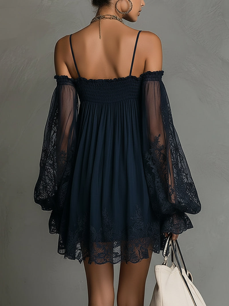 Noemi™ | Mini Abito in Chiffon Blu Navy con Spalle Scoperte e Pizzo