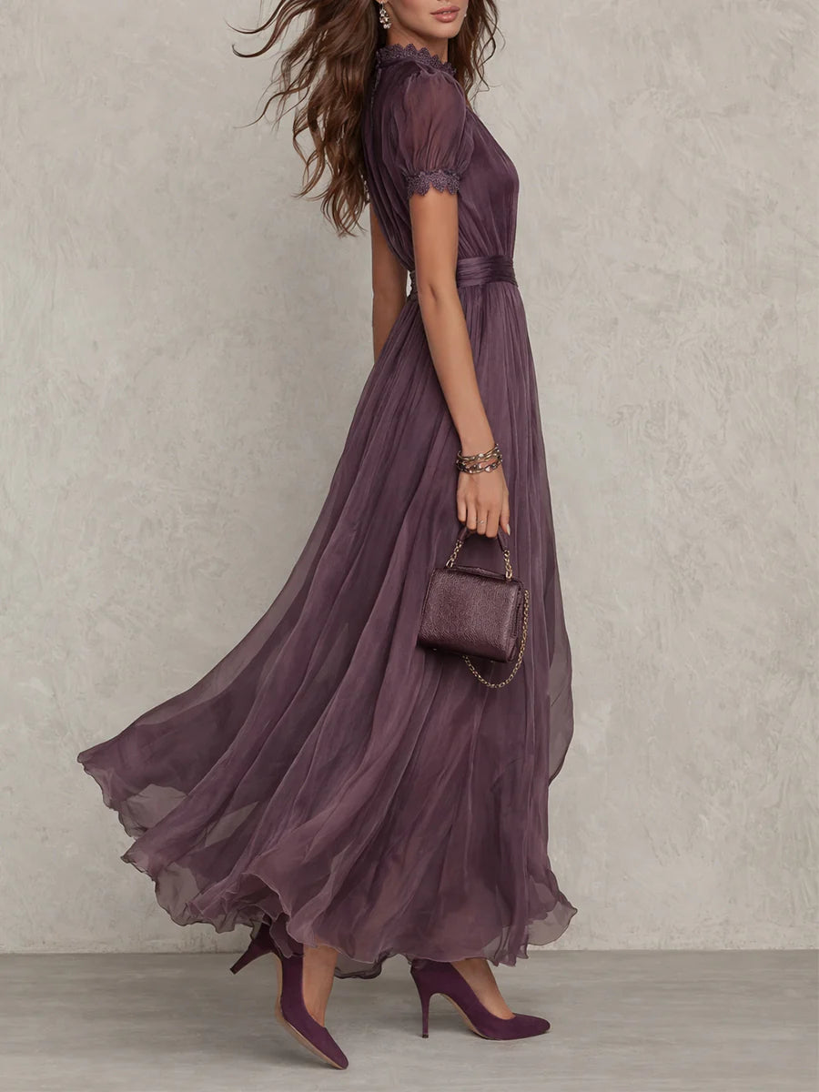 Flavia™ | Abito Lungo Viola in Chiffon con Scollo a Chiave e Pizzo