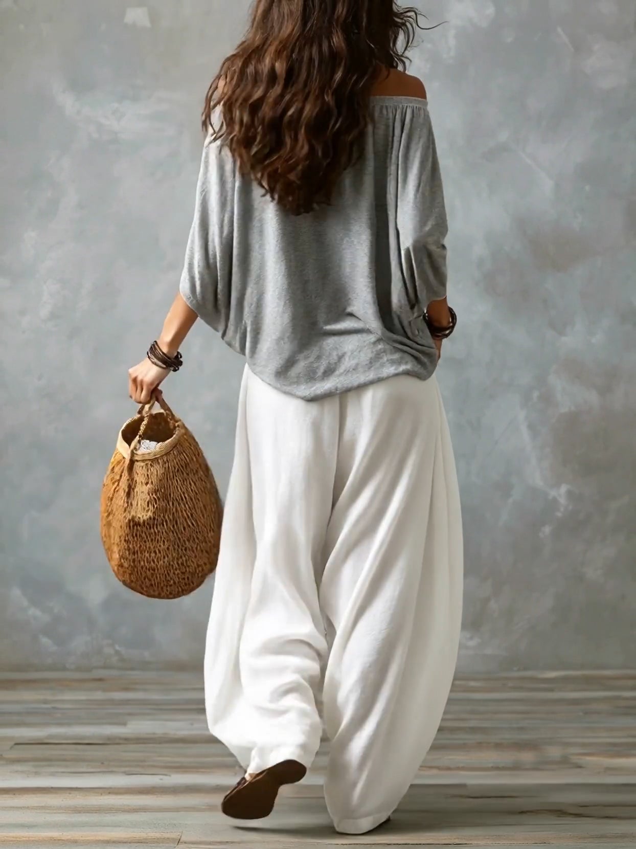 Chiara™ | Set Off-Shoulder Grigio e Pantaloni Bianchi Larghi