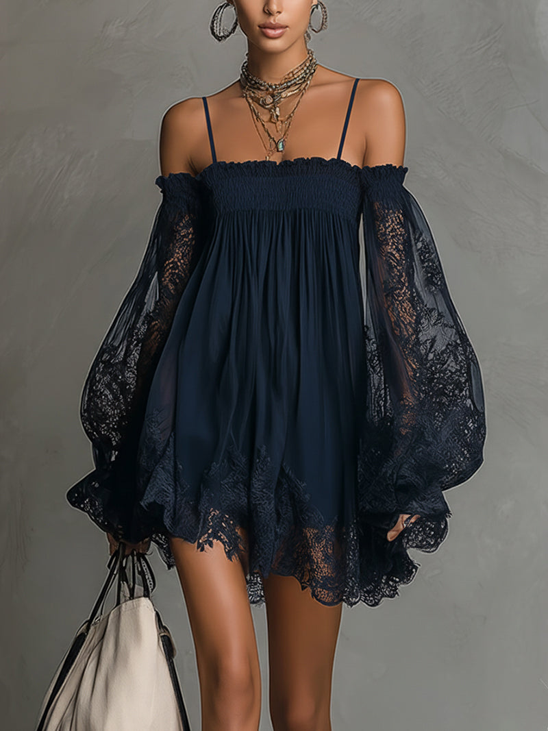 Noemi™ | Mini Abito in Chiffon Blu Navy con Spalle Scoperte e Pizzo
