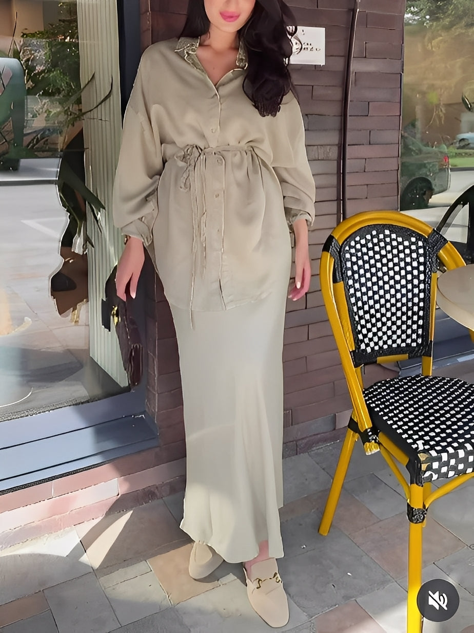 Radomira – completo con blusa annodata