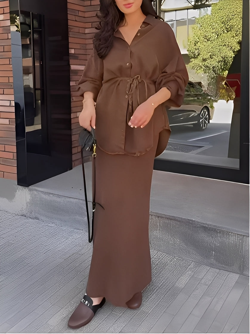 Radomira – completo con blusa annodata